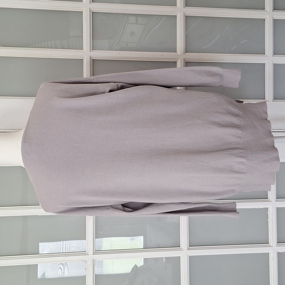 Main Strip High Low V Neck Sweater - Picture 4 of 15